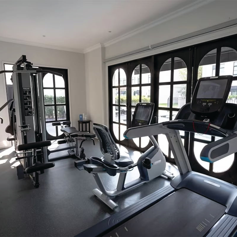 Luxury Town-House incl free car service with chauffeur