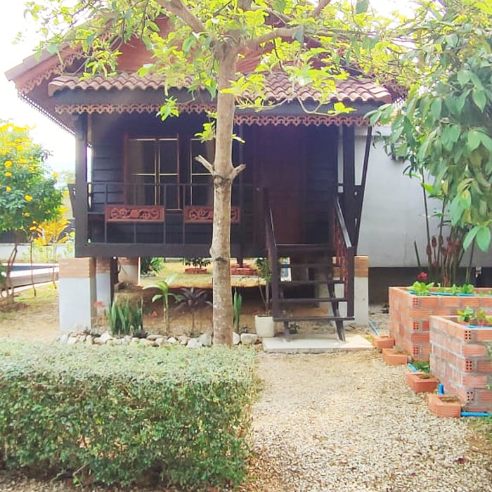 Double Bed Bungalow No 1 Traditional Lao Style with breakfast