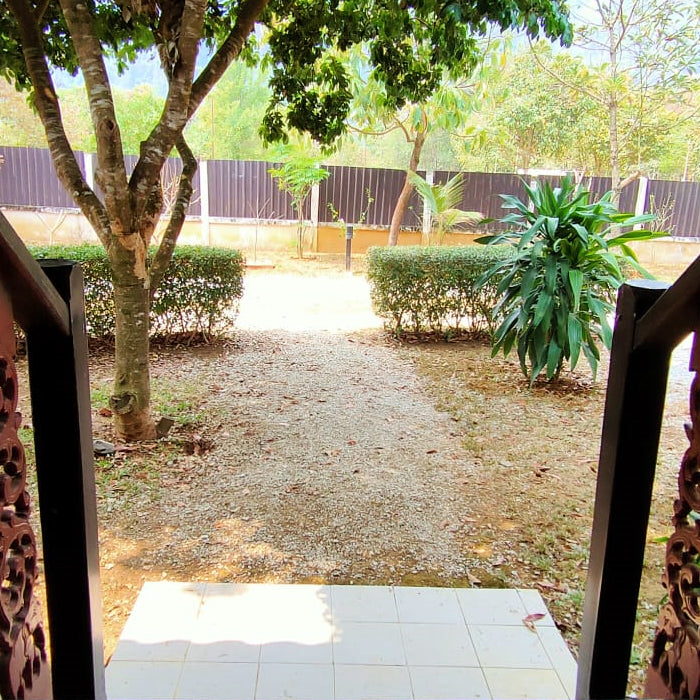 Twin Bed Bungalow No 6 Traditional Lao Style with breakfast