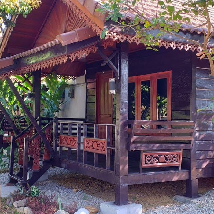 Double Bed Bungalow No 3 Traditional Lao Style with breakfast